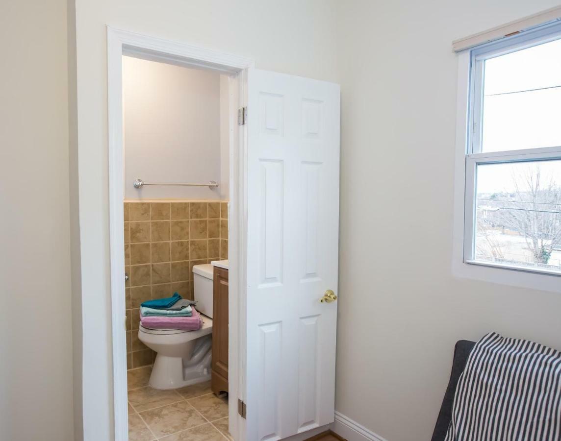 Charming - 3 Min Walk To Petworth Metro Station; 10 Min To Convention Center Pensión *